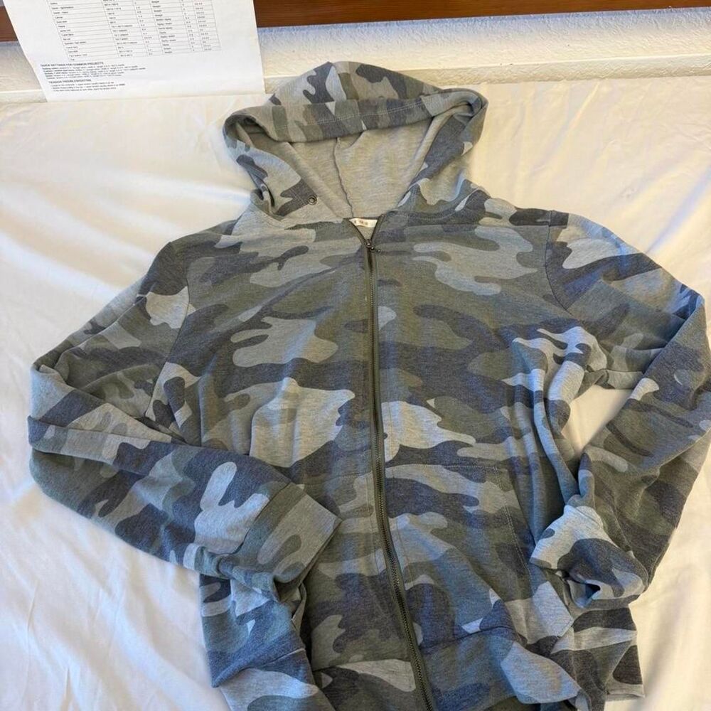 Cyrus Women's Grey and Green Hoodie